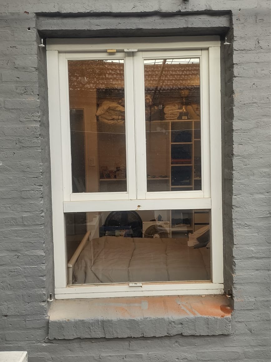 imagen previa instalación sistema de persianas mini para puerta de patio